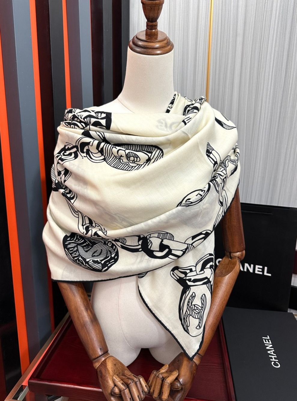 Chanel Chain‑Charm Print Large Square Scarf Cream Black Silk‑Cashmere - Picture 6 of 8